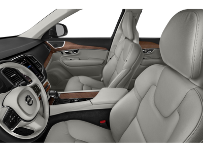 2022 Volvo XC90 T5 Momentum