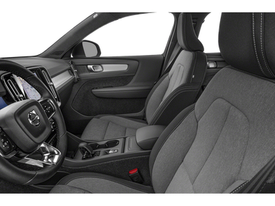 2025 Volvo XC40 B5 Core