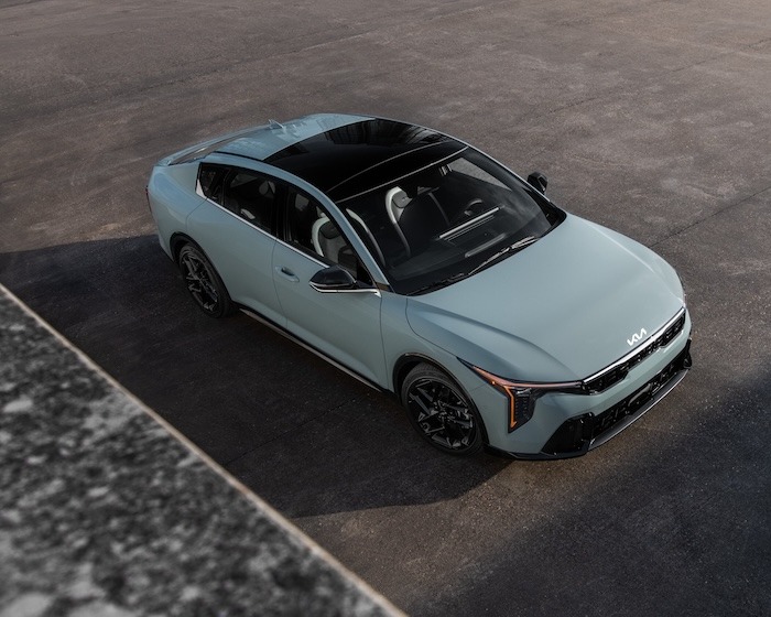 2025 Kia K5 vs. 2025 Kia K4