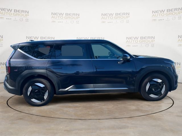 2026 Kia EV9 Light Long Range