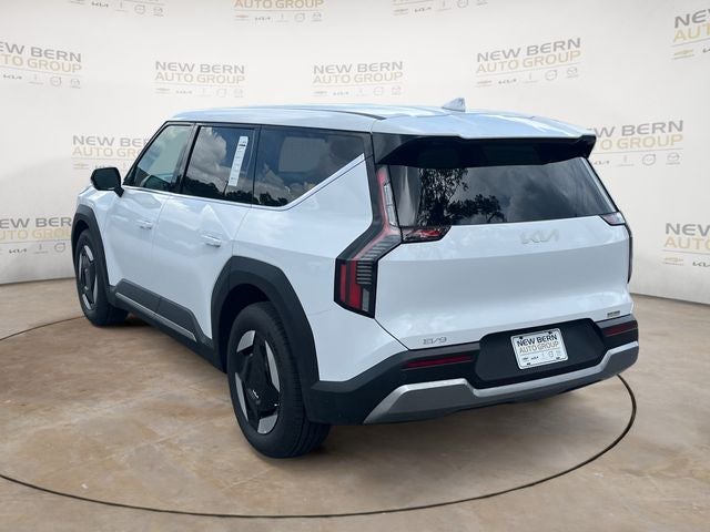 2026 Kia EV9 Light Long Range