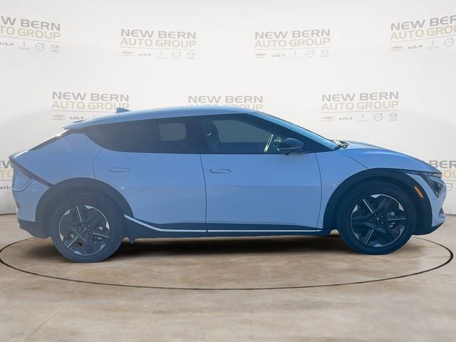 2025 Kia EV6 Light