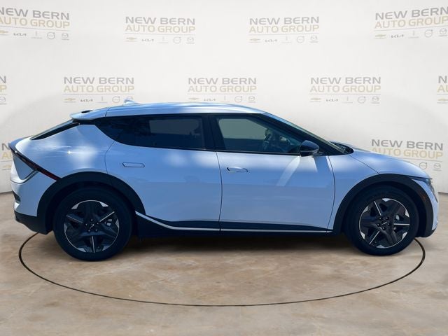 2025 Kia EV6 Light