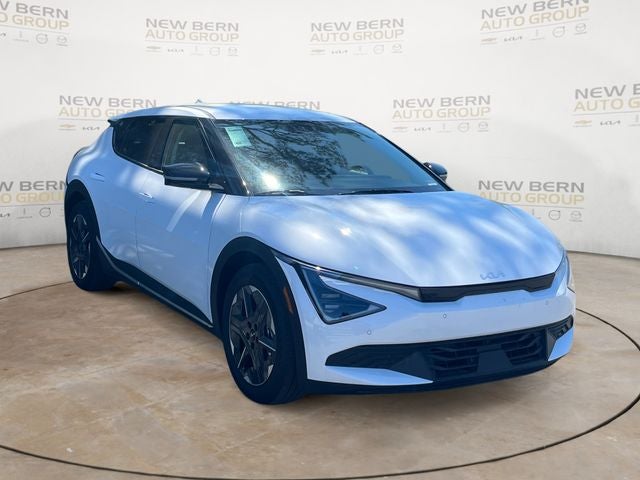 2025 Kia EV6 Light