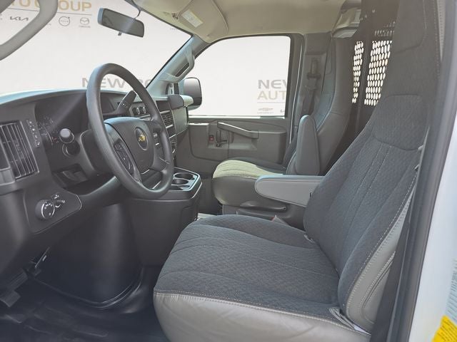 2025 Chevrolet Express 2500 Work Van Cargo