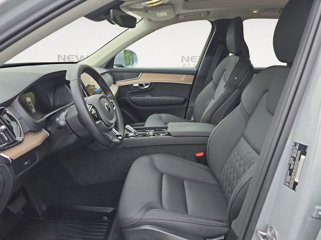 2025 Volvo XC90 B6 Core 2025.5