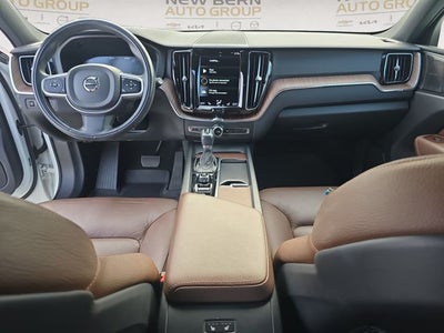 2021 Volvo XC60 T5 Momentum
