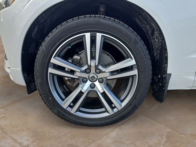 2021 Volvo XC60 T5 Momentum
