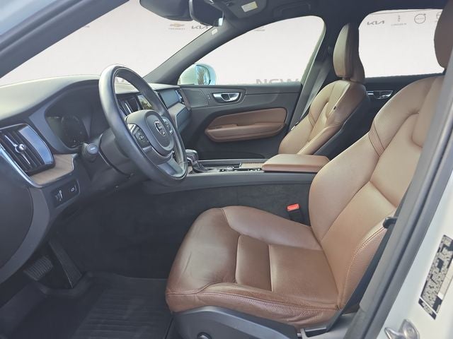 2021 Volvo XC60 T5 Momentum