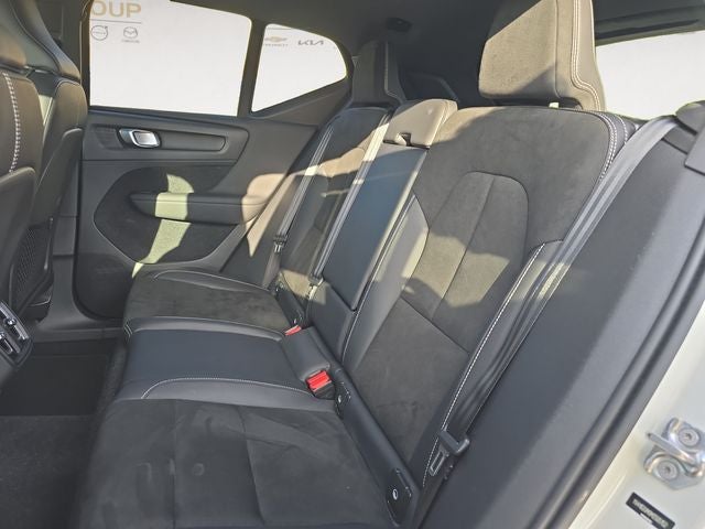 2021 Volvo XC40 R-Design