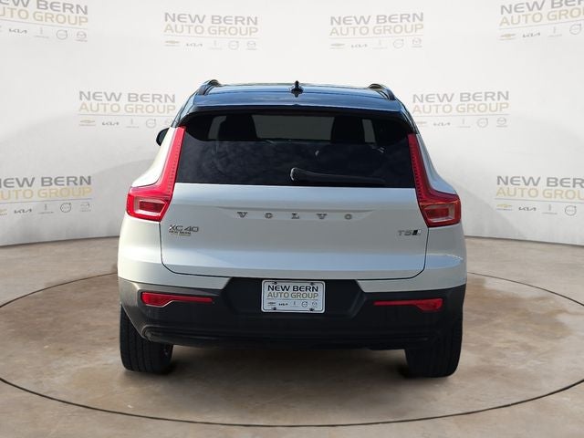2021 Volvo XC40 R-Design