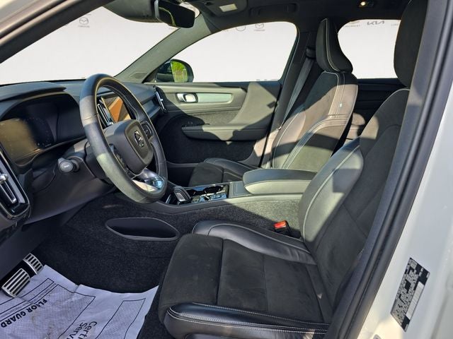 2021 Volvo XC40 R-Design