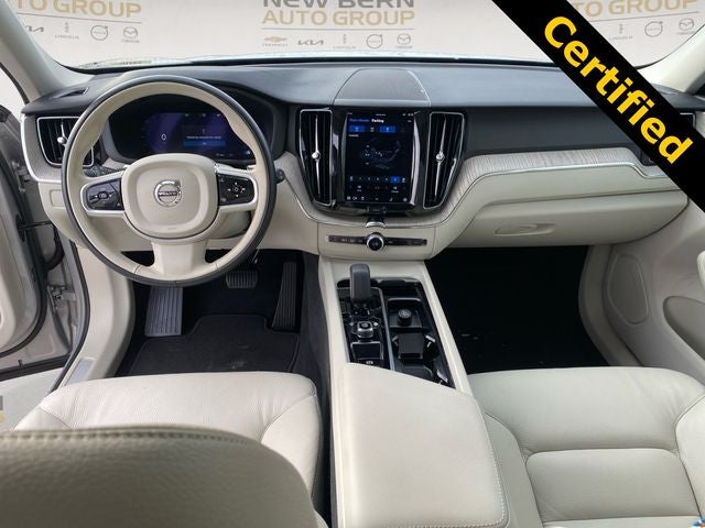 2023 Volvo XC60 B5 Plus Bright Theme