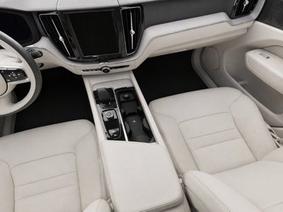 2024 Volvo XC60 B5 Plus Dark Theme