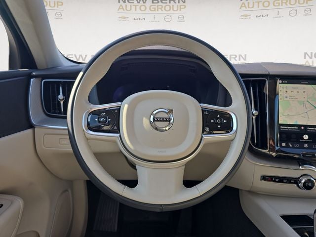 2024 Volvo XC60 B5 Plus Dark Theme