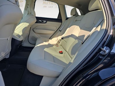 2024 Volvo XC60 B5 Plus Dark Theme