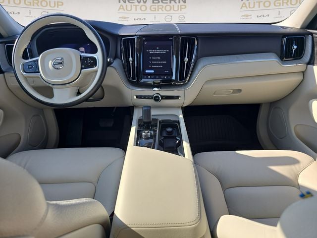 2024 Volvo XC60 B5 Plus Dark Theme