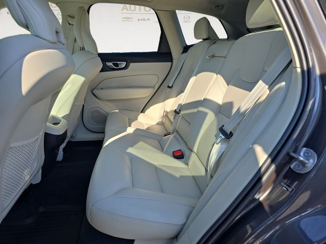 2024 Volvo XC60 B5 Plus Dark Theme