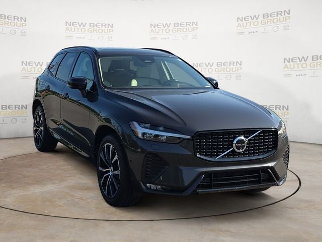 2024 Volvo XC60 B5 Plus Dark Theme