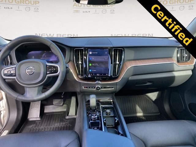 2023 Volvo XC60 B5 Plus Bright Theme
