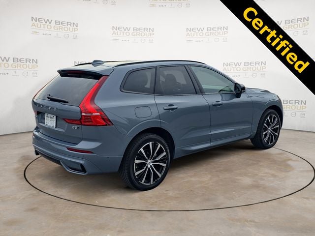 2023 Volvo XC60 B5 Plus Dark Theme