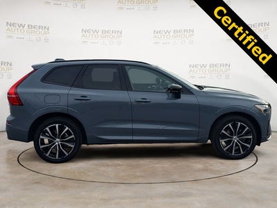 2023 Volvo XC60 B5 Plus Dark Theme