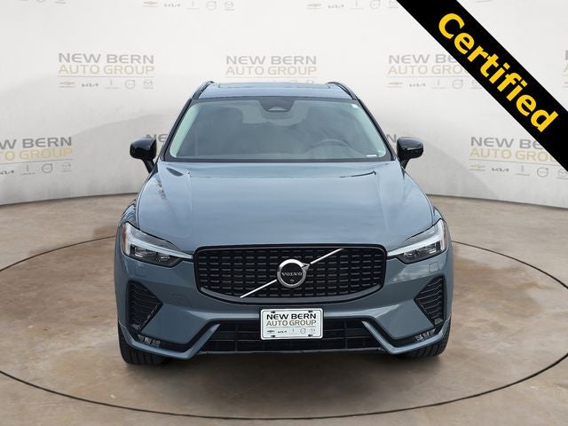 2023 Volvo XC60 B5 Plus Dark Theme