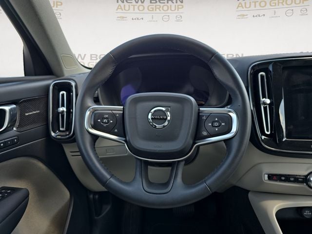 2024 Volvo XC40 B5 Plus Bright Theme