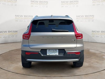 2024 Volvo XC40 B5 Plus Bright Theme