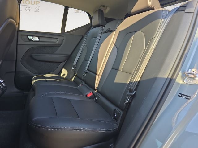 2025 Volvo XC40 B5 Core