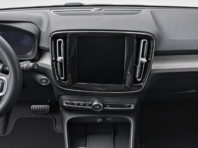 2025 Volvo XC40 B5 Ultra Dark Theme