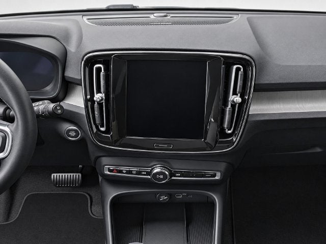 2025 Volvo XC40 B5 Ultra Dark Theme