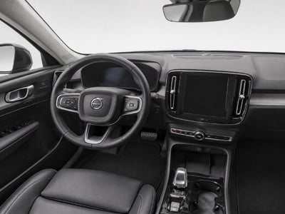 2025 Volvo XC40 B5 Ultra Dark Theme