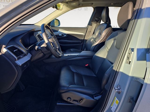 2025 Volvo XC90 B5 Core