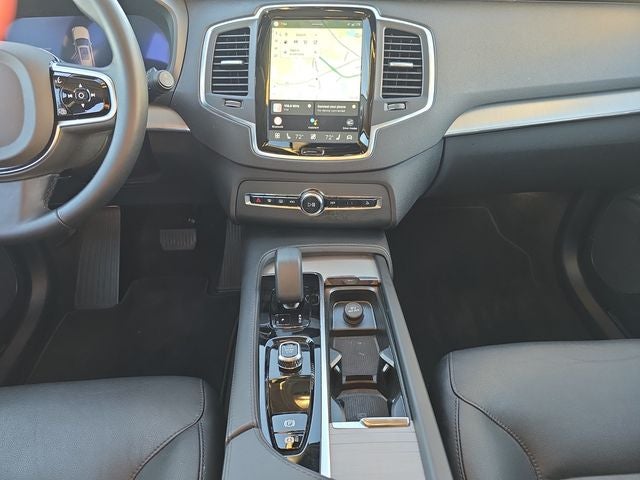 2025 Volvo XC90 B5 Core